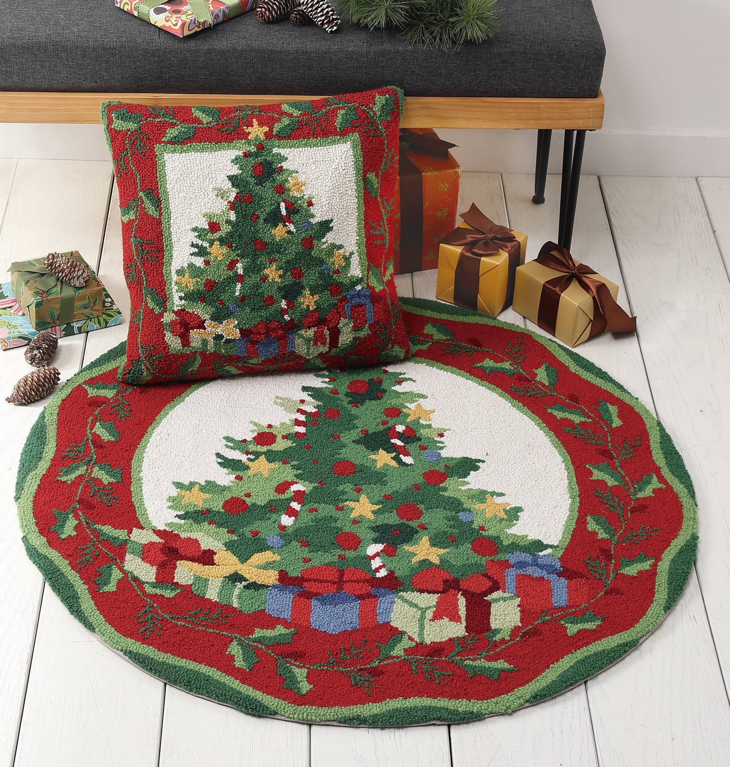 Christmas Morning Hook Rug - Sally Eckman Roberts